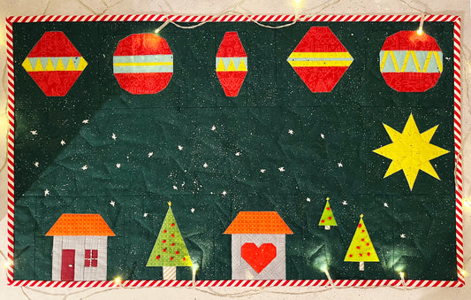 Weihnachtlicher Wandquilt aus den FPP Vorlagensets Mistletoe und Cedar