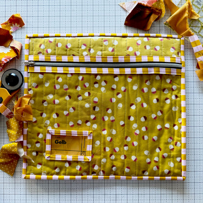 Scrapkonfetti Pouch - English